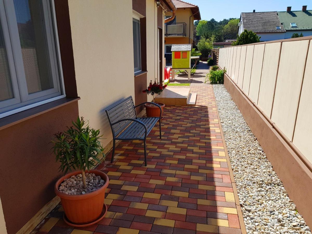 Napsugar Villa B Siófok Exteriör bild