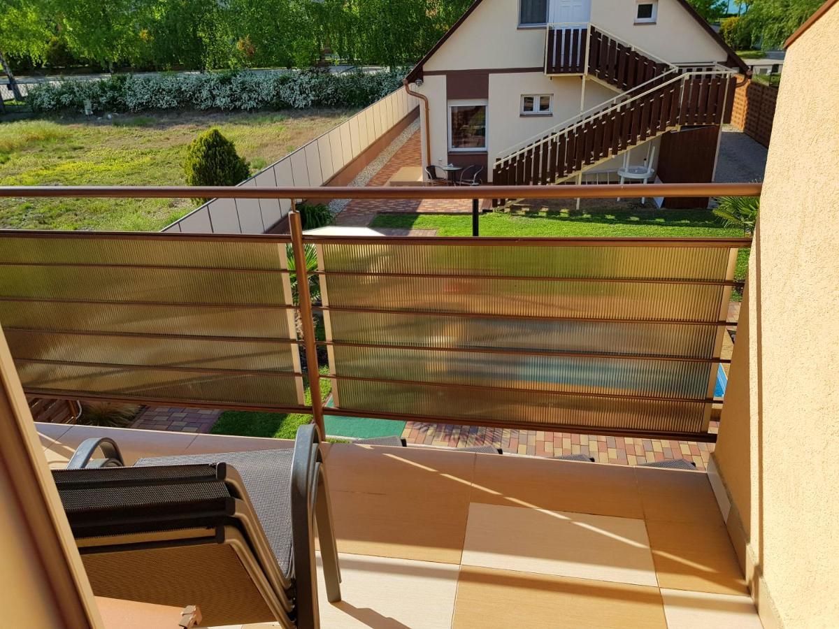 Napsugar Villa B Siófok Exteriör bild