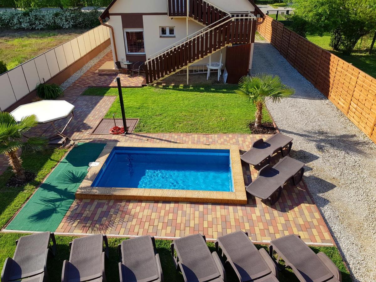 Napsugar Villa B Siófok Exteriör bild